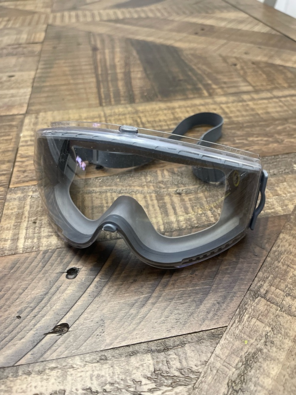 Honeywell Uvex Stealth safety goggles-